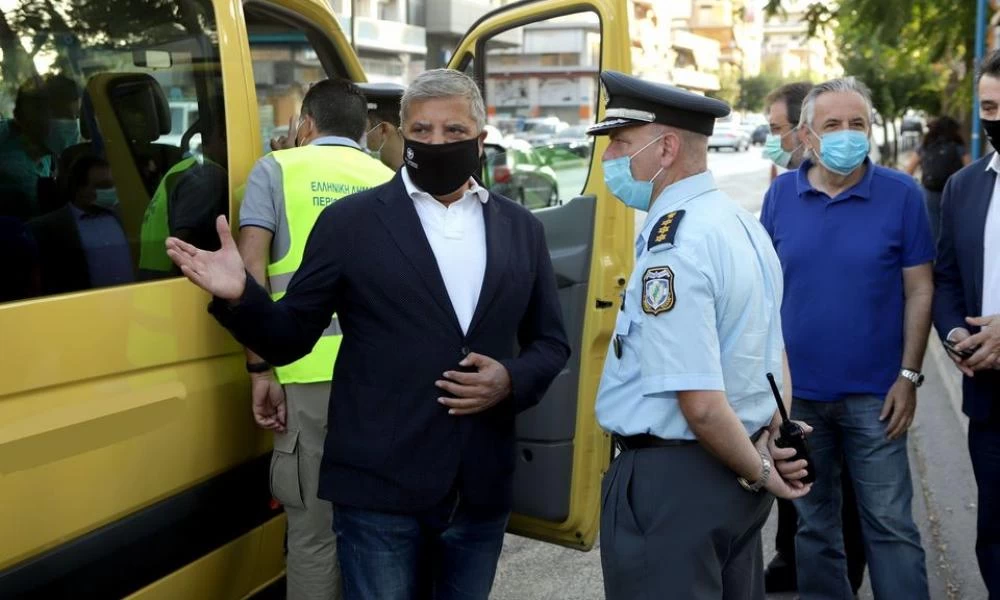 Έλεγχοι της τροχαίας στα σχολικά λεωφορεία παρουσία Γιώργου Πατούλη